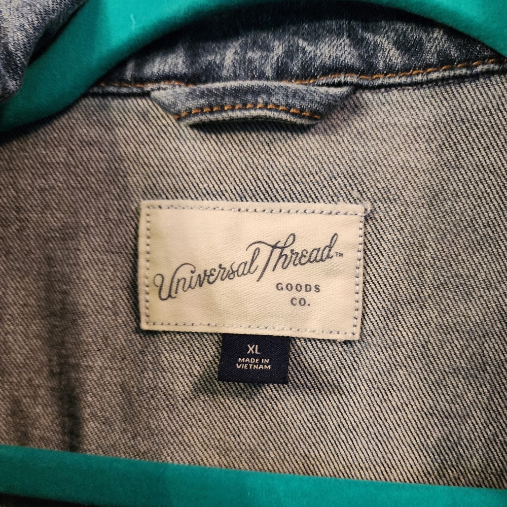 Universal Threads Distressed By Design Denim Jack… - image 5